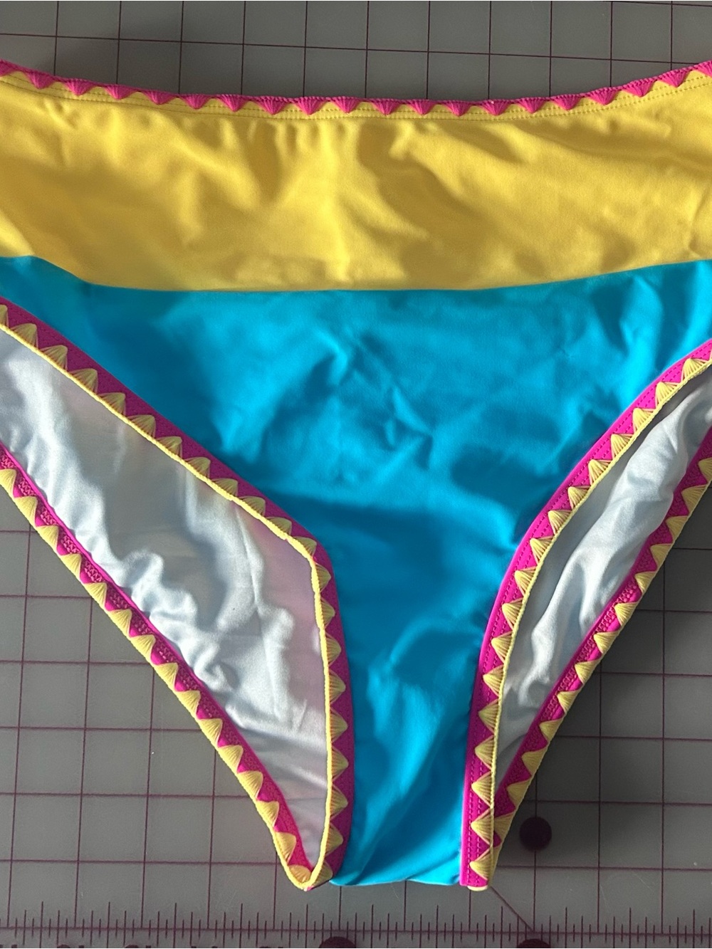 Popvil Colorblock Tank Bikini Set with Zigzag Trim - Picture 4 of 7